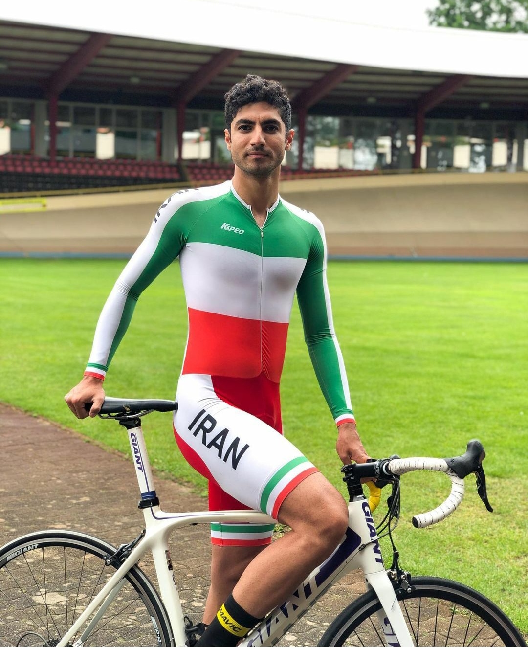 گفت و گو با جوان موفق ایران در سال ۹۵ گفت و گو با جوان موفق ایران در سال ۹۵