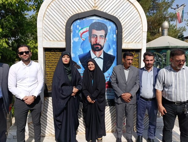 آیین غبارروبی و عطرافشانی مزار شهید اهل قلم و رسانه شهید محمود صارمی با حضور مسئولین شهرستان بروجرد
