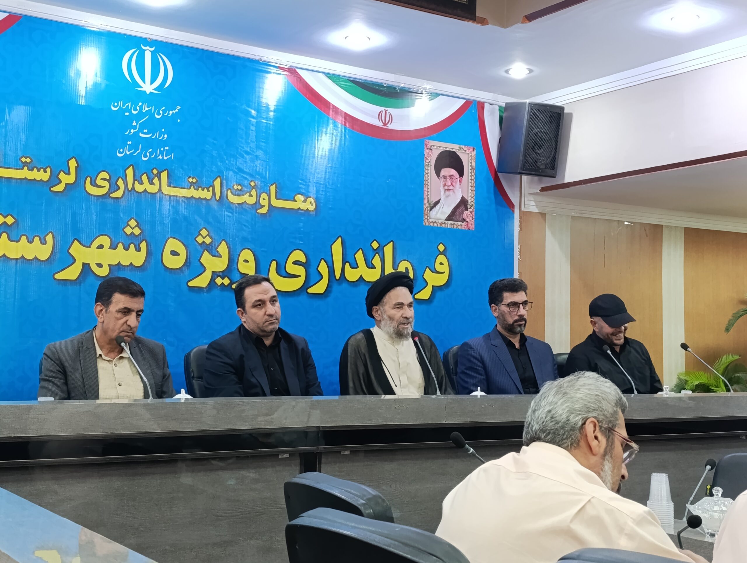 آیین تجلیل از خبرنگاران بروجرد با حضور مسئولان