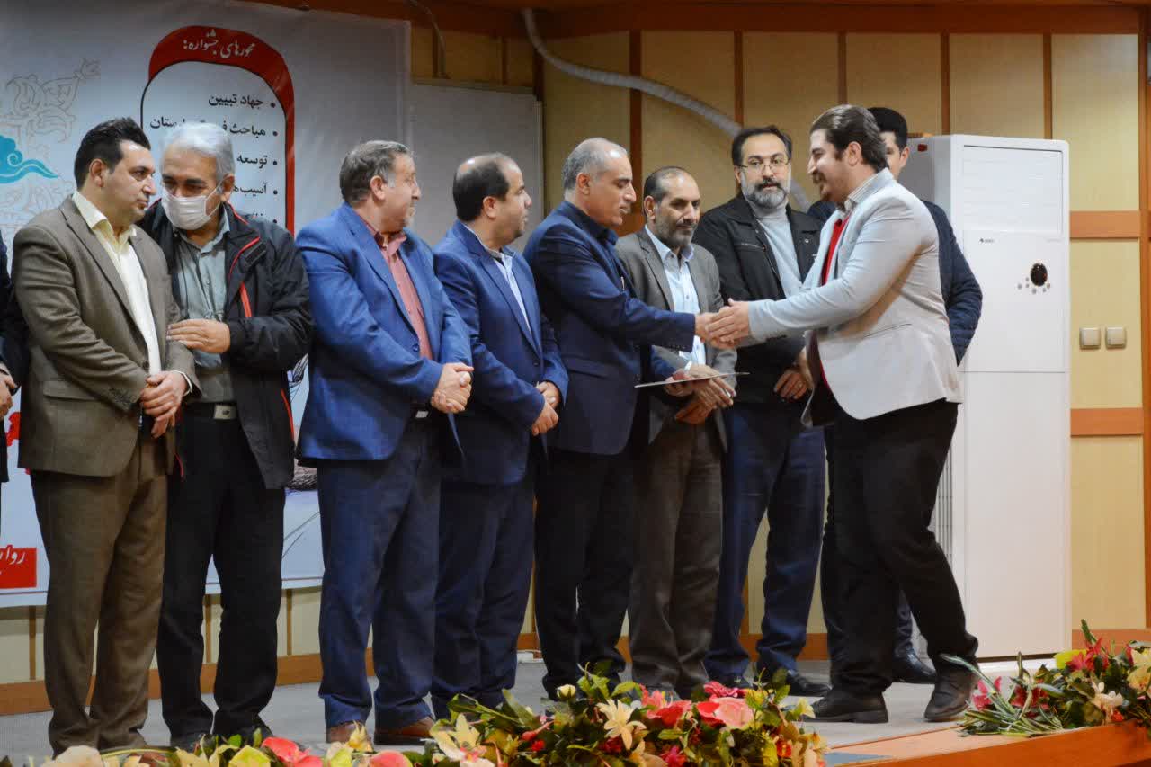 به همت انجمن خبرنگاری و روابط عمومی لرستان؛جشنواره یلدای رسانه ای تببین در مرکز استان برگزارشد