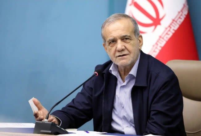 🔇 تیر خلاص پزشکیان،رئیس جمهور به تمامی دستگاه های اجرایی ♦️👈 از اصحاب رسانه می‌خواهم از دستگاه‌ها پیگیری مستمر کنند                     ۱۴۰۴/۹/۱۴