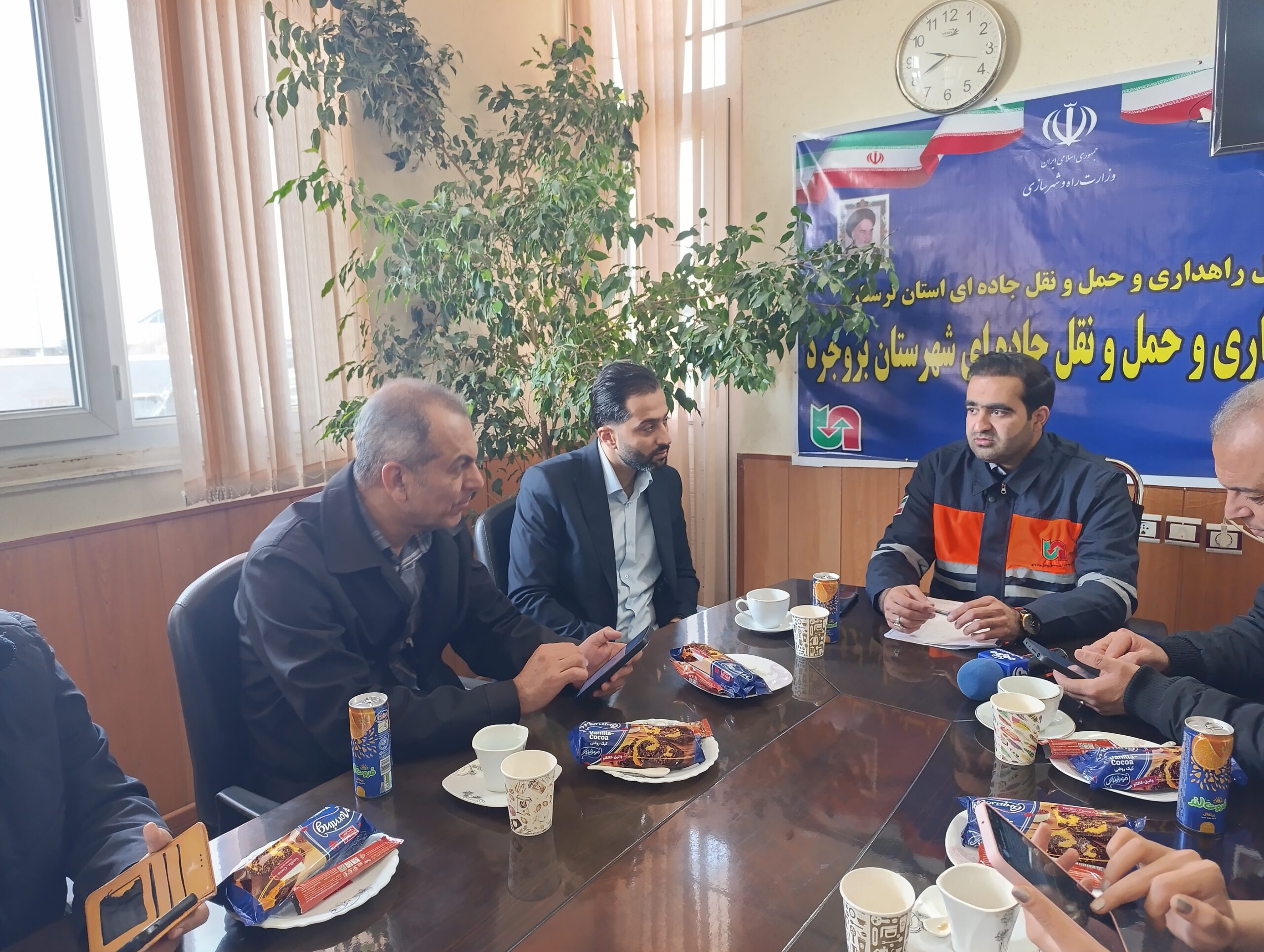 ارتقای زیرساخت‌ها و خدمات راهداری در بروجرد با طرح زمستانه